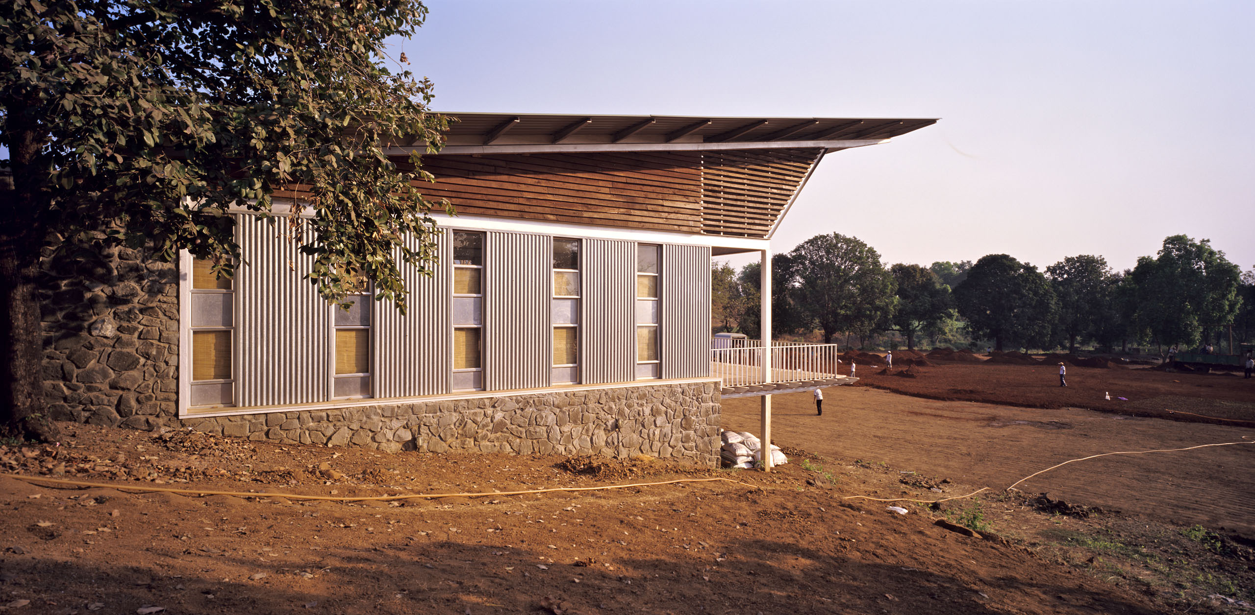 karjad magic bus center